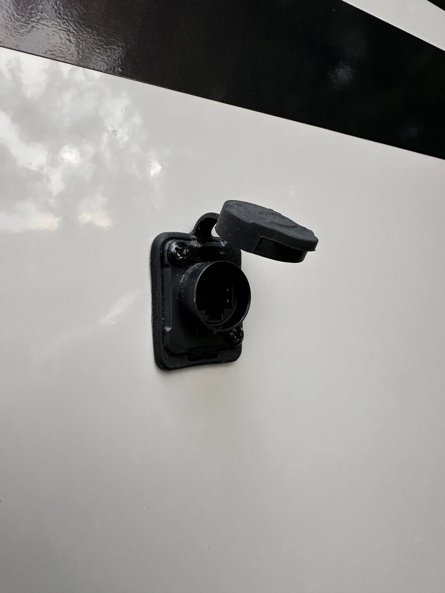 External weatherproof port for Starlink